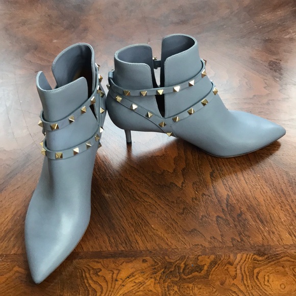 Valentino Rockstud Leather Bootie - Picture 2 of 16